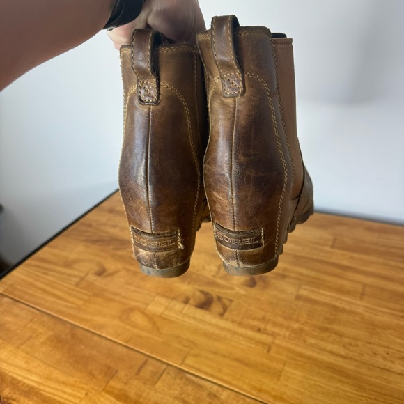 Sorel Lea Tan Brown Leather Chelsea Wedge Heel Ankle Boots Size 8 - Picture 7 of 8